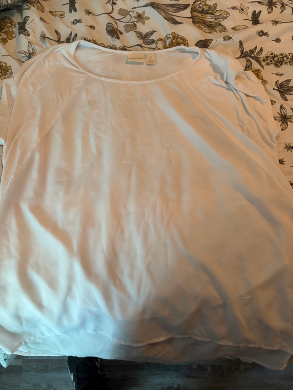 Chicos Women’s White Scoop Neck Blouse